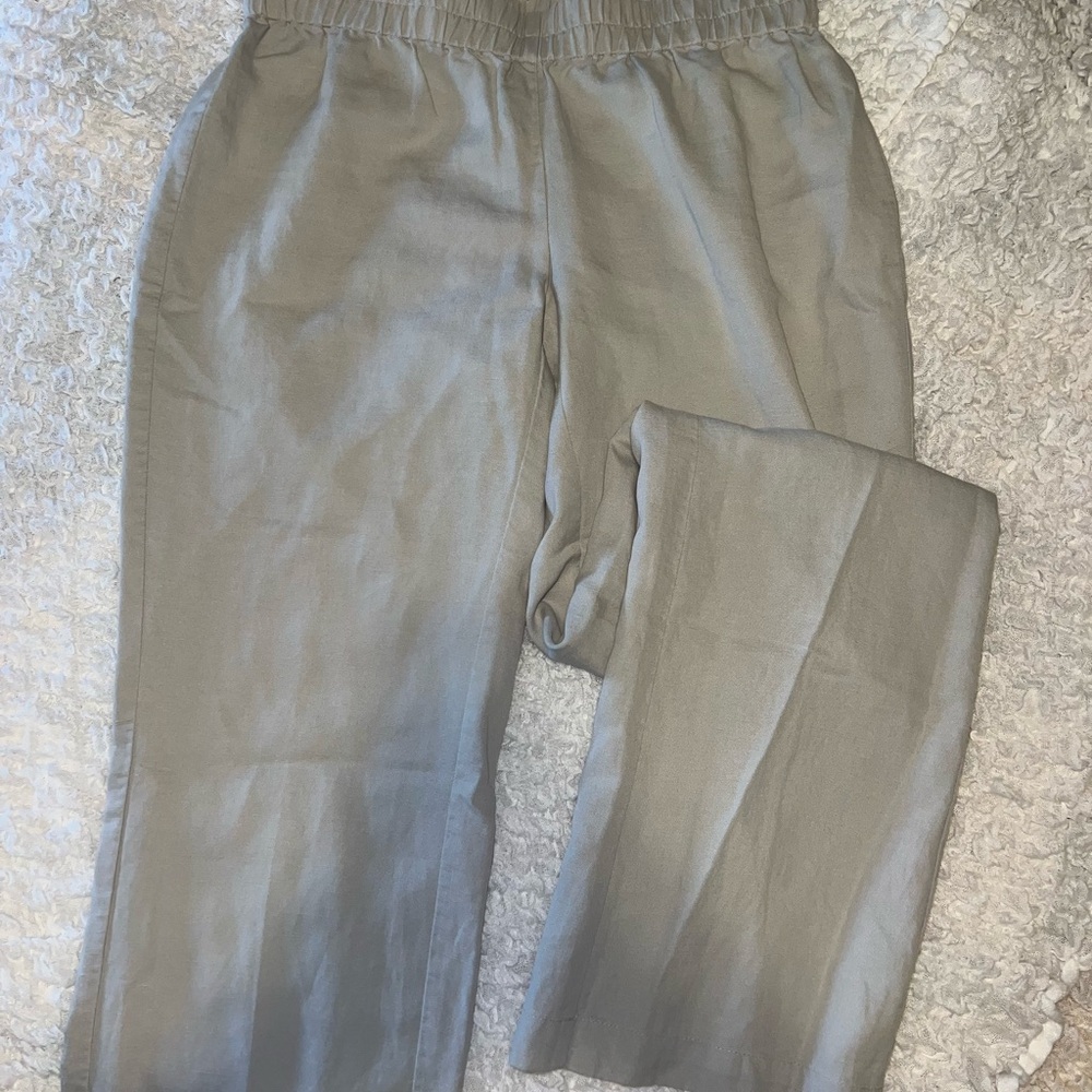 Straight leg, khaki pants